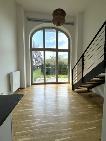 Direkt an der Spree - sehr ruhige Ausrichtung zum Innenhof mit Süd-Terrasse und EBK! — photo 1